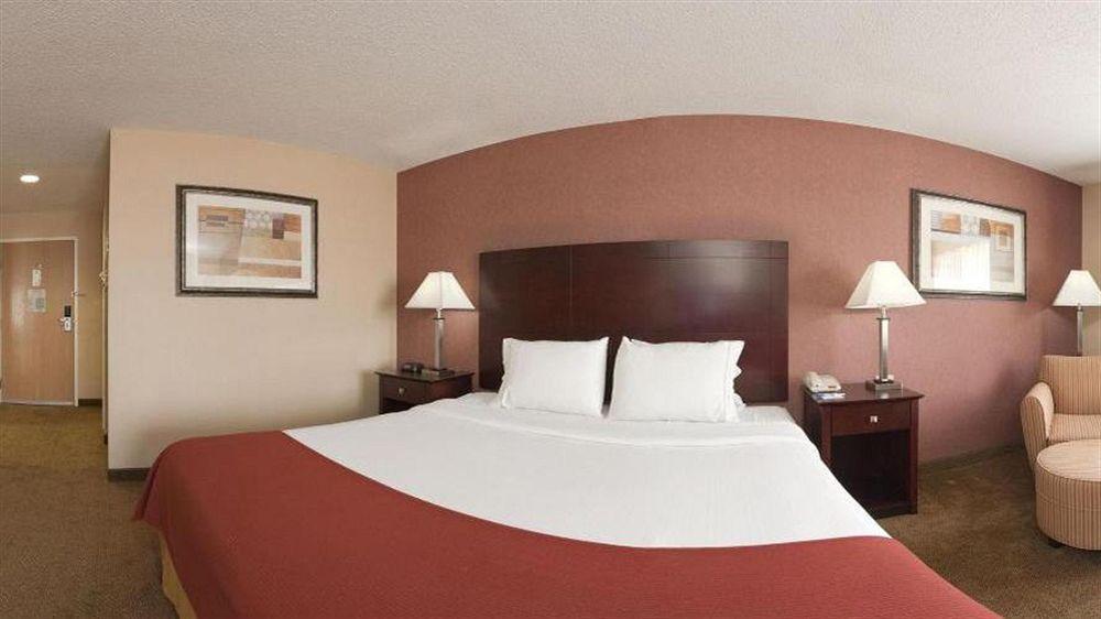Holiday Inn Express Hotel & Suites Cincinnati-North/Sharonville Eksteriør billede