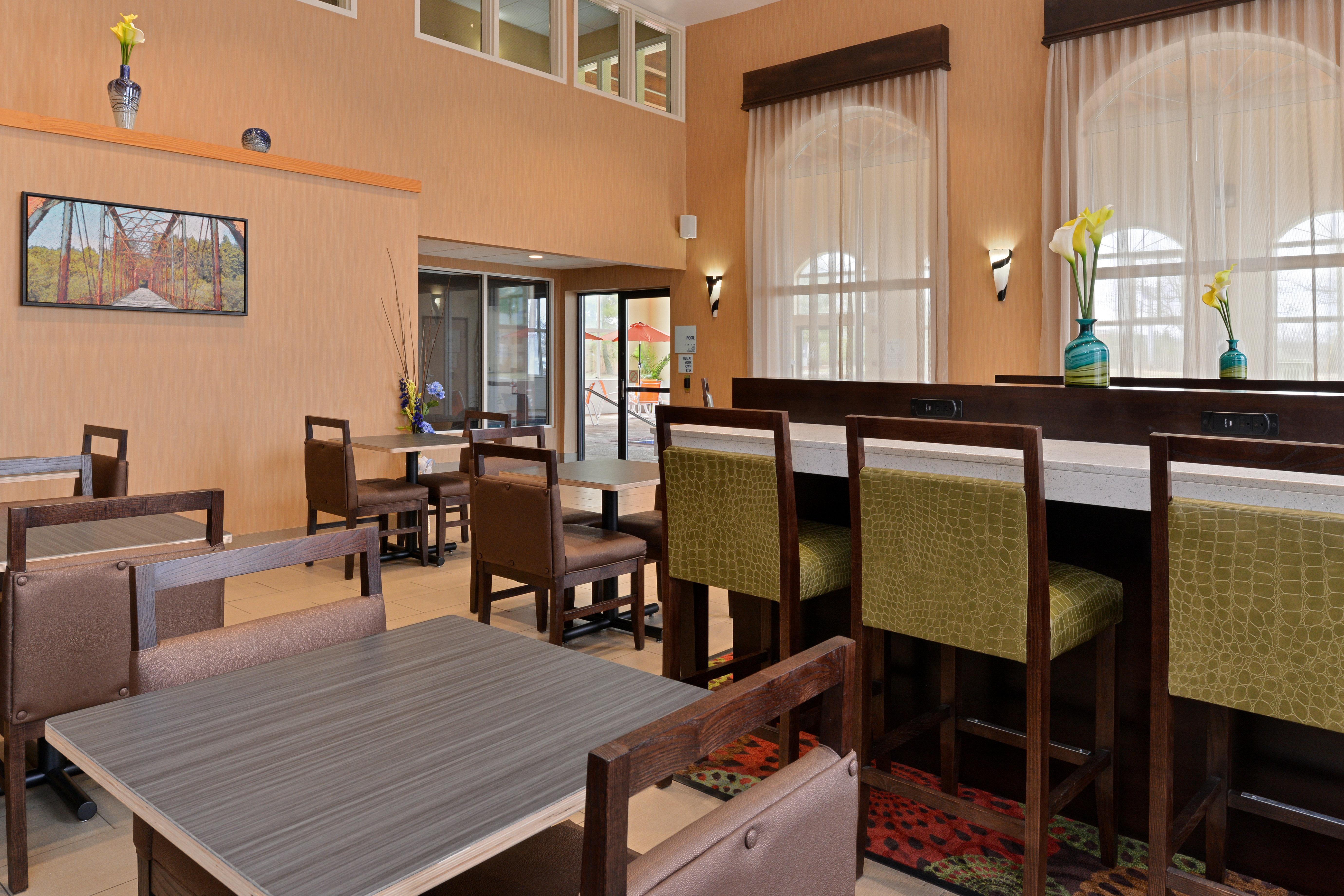 Holiday Inn Express Hotel & Suites Cincinnati-North/Sharonville Eksteriør billede