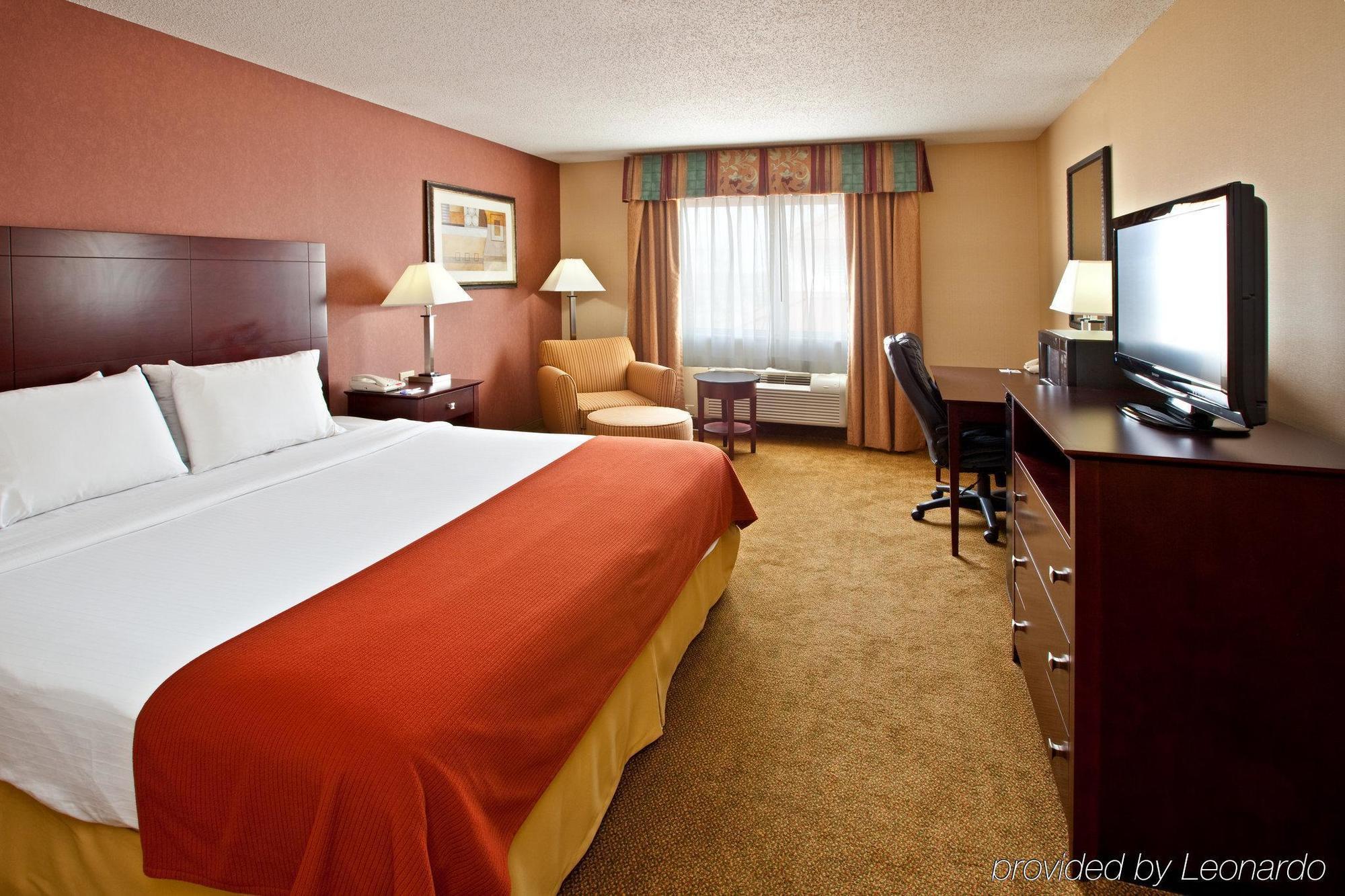 Holiday Inn Express Hotel & Suites Cincinnati-North/Sharonville Eksteriør billede
