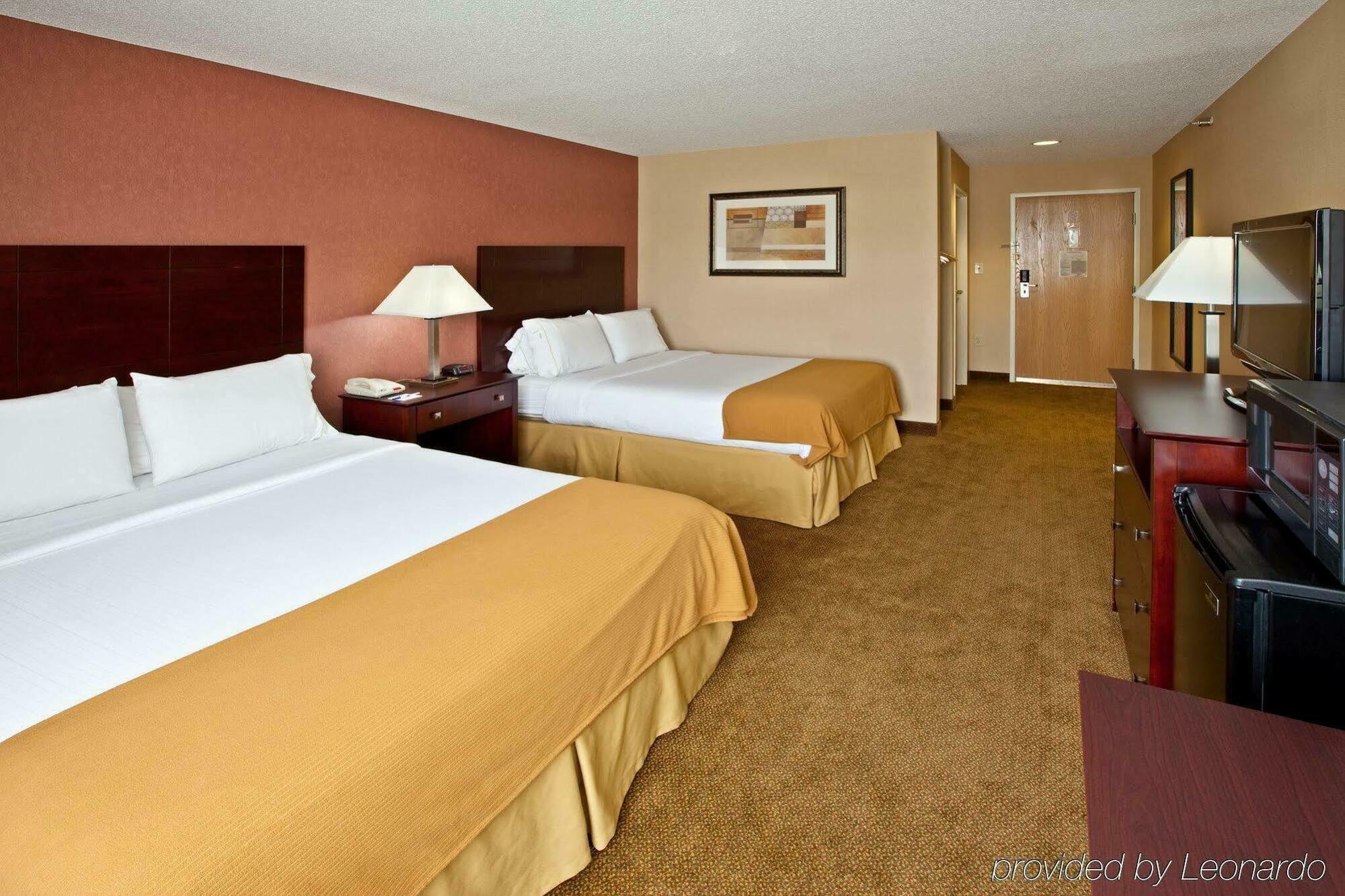Holiday Inn Express Hotel & Suites Cincinnati-North/Sharonville Eksteriør billede